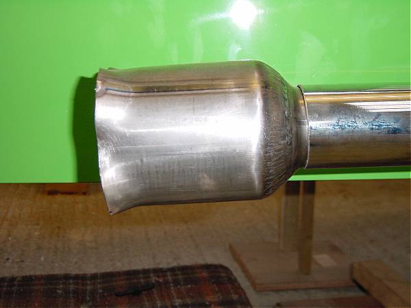 Needs supporting to avoid droop!