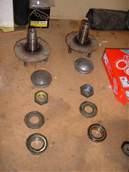 Bent my torque wrench the first
                time I tried to get the nuts off!!