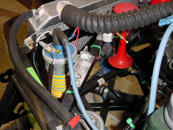 You
                can just make out the lower hose 'T' section